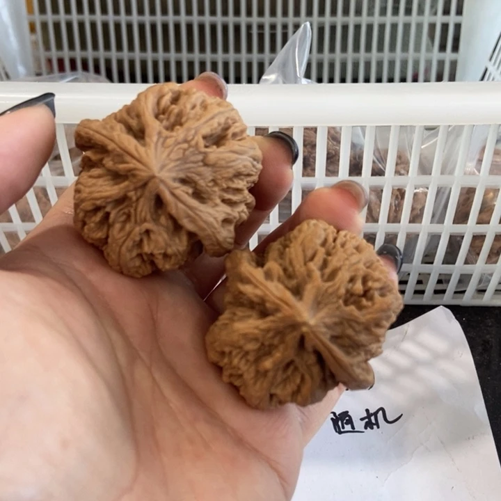 吊坠文玩核桃大粗筋尖瑕疵