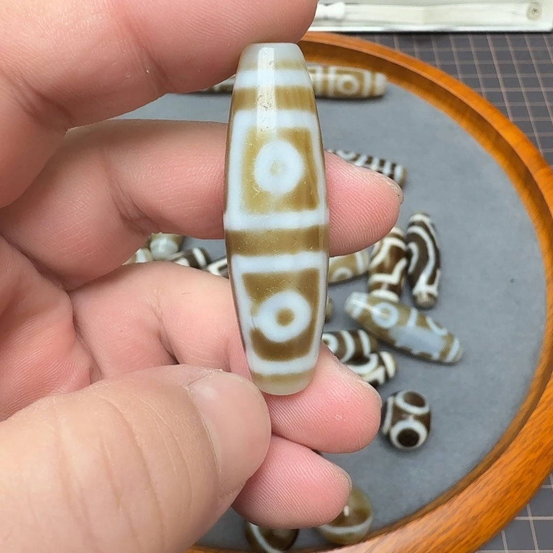 玛瑙/玉髓未镶嵌地门四眼