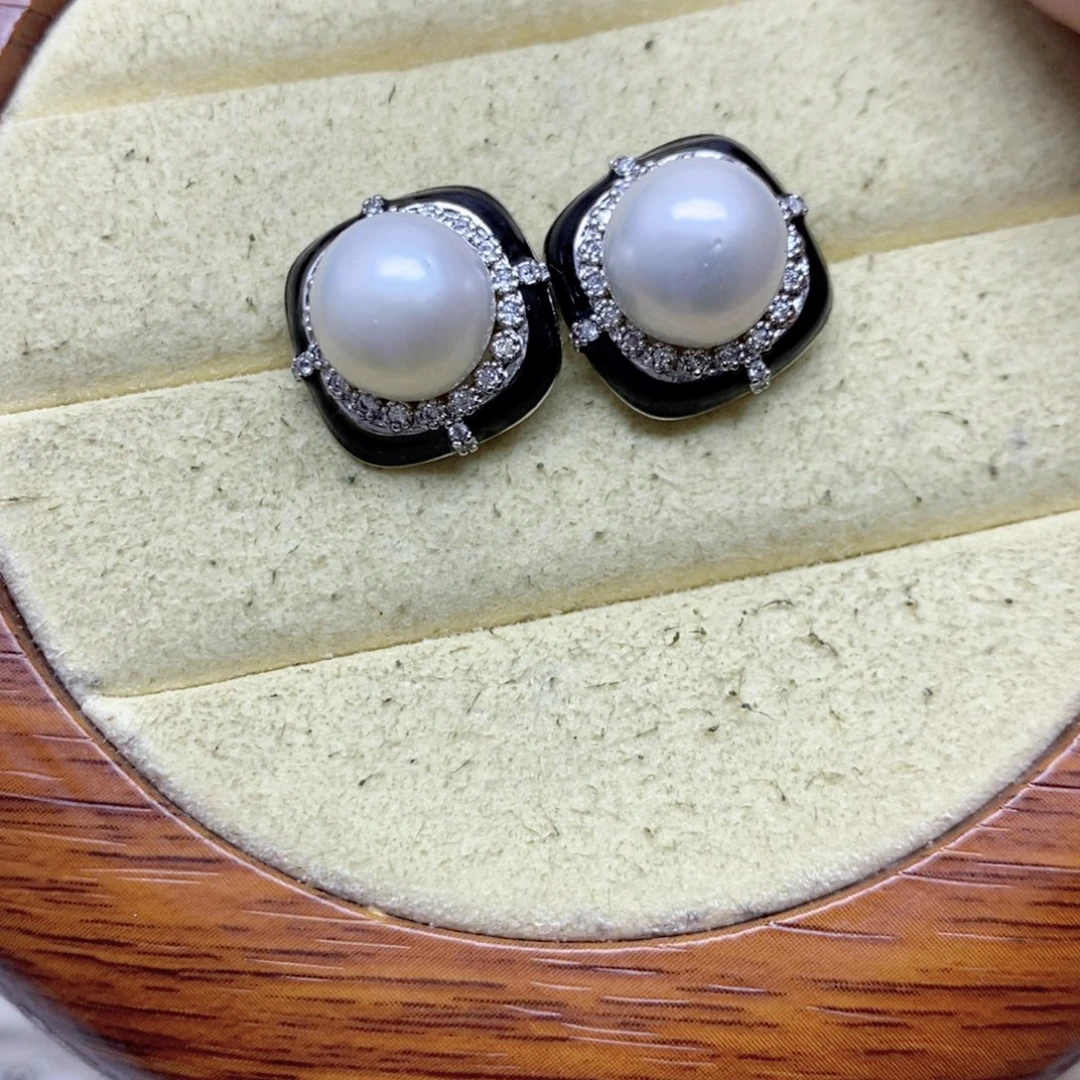淡水珍珠银S925镶嵌耳饰