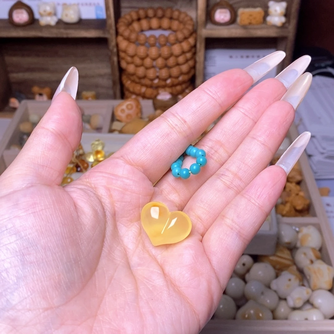 猴头核桃吊坠小蜜心1.88 大绿卡环