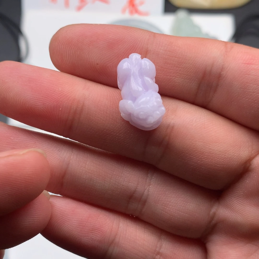 翡翠颈饰未镶嵌张*糖