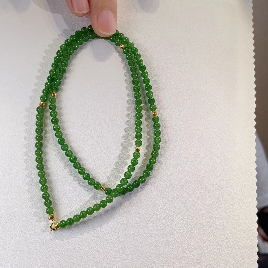 颈饰18K金镶嵌和田玉（碧玉）