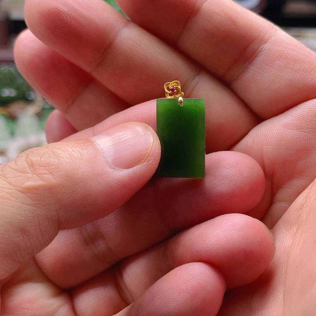 和田玉（碧玉）18K金镶嵌颈饰