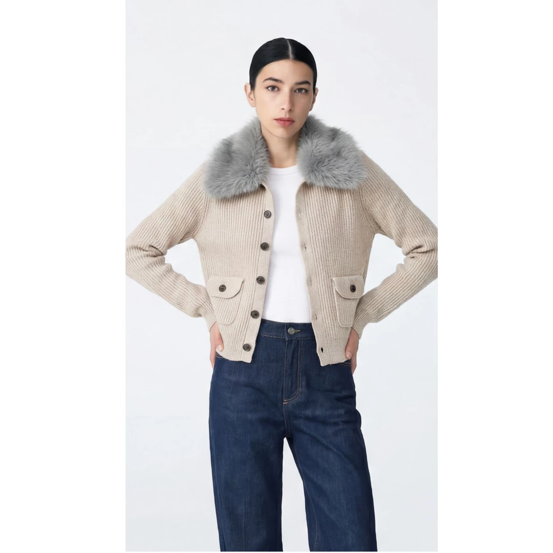 【FELOCCA】长袖时尚厚款气质短款轻奢排扣毛领针织开衫25AMZ641