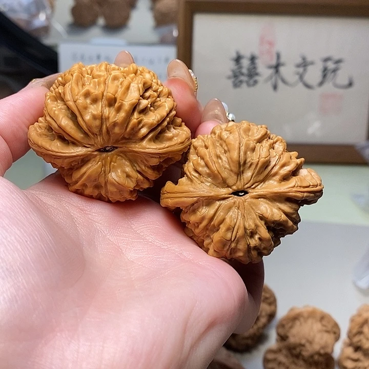 文玩核桃吊坠49龙鼎