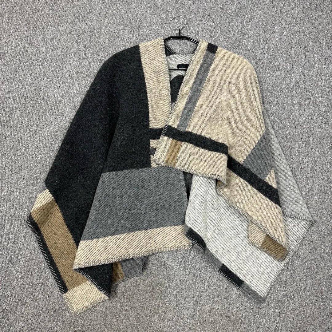 99新 BURBERRY/博柏利 13040004 nz 巴宝莉经典格纹羊毛披肩斗篷