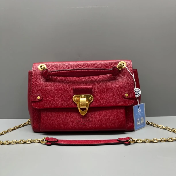 95新 LouisVuitton/路易威登 红色压花Vavin链条包 尺寸25*17 SV