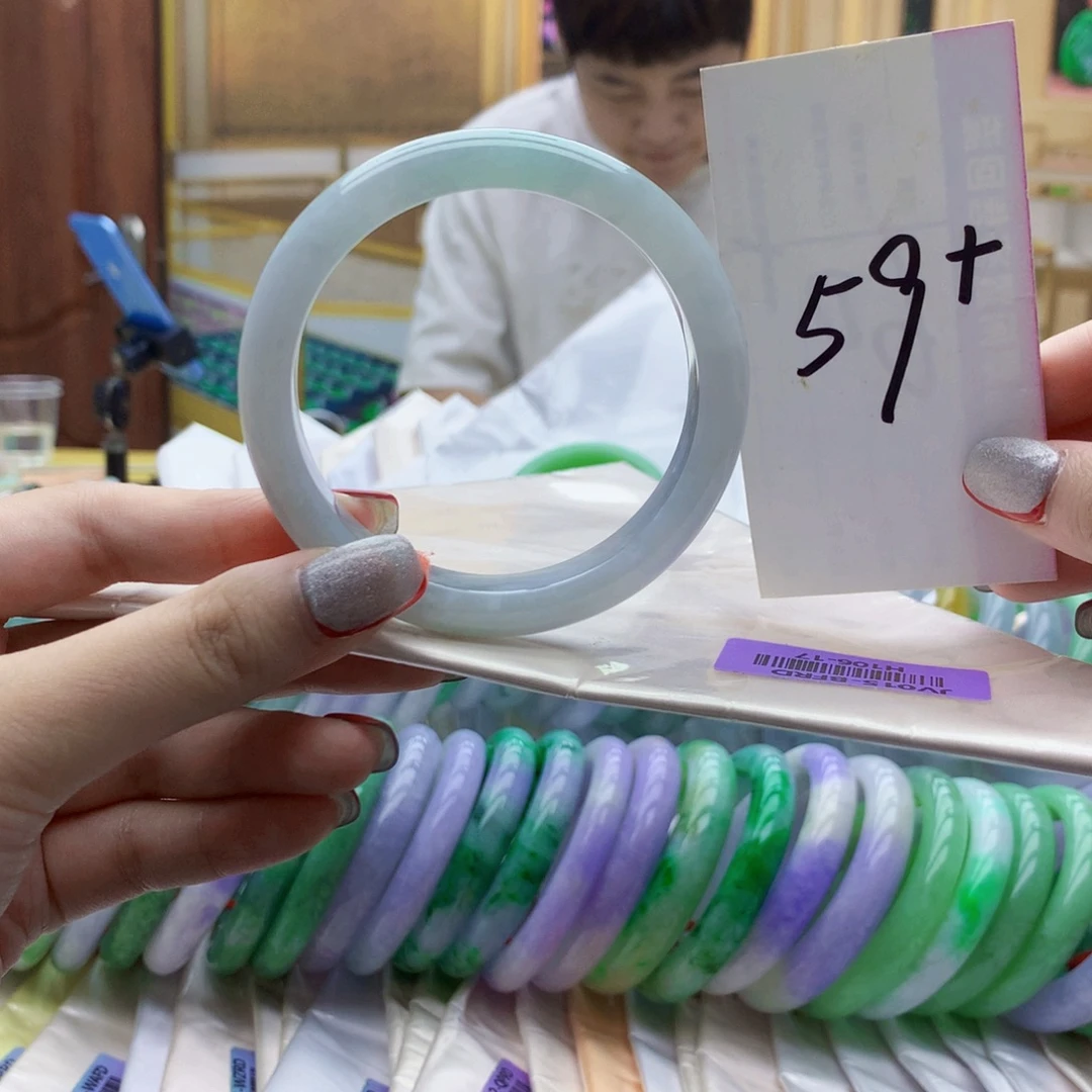 翡翠未镶嵌手镯bbn