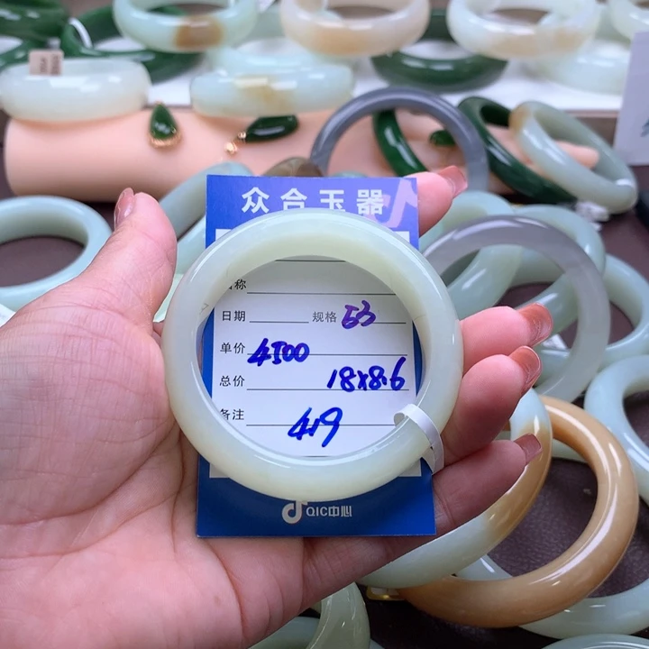 和田玉手镯未镶嵌W