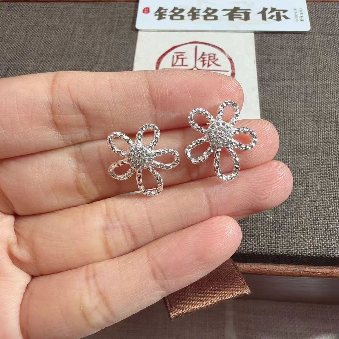 铭铭有你 足银合成锆石耳饰 五瓣花镶嵌耳钉