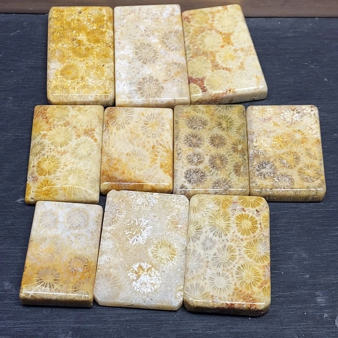 c***兔硅化玉合金颈饰吊坠