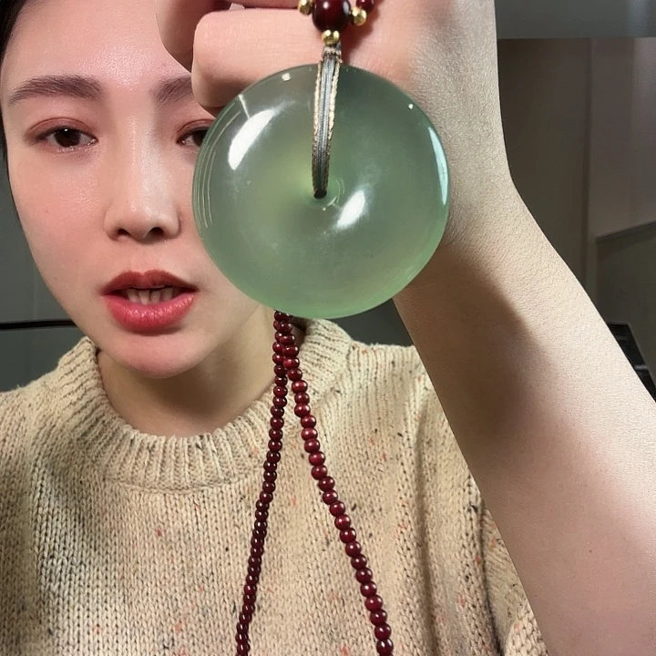 庆***庆蛇纹石玉未镶嵌颈饰