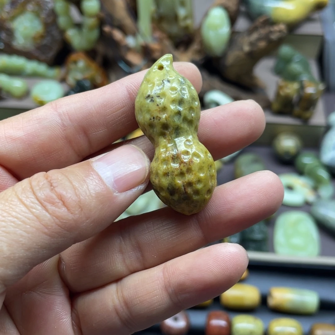 岫岩河磨玉（透闪石质玉）未镶嵌车挂