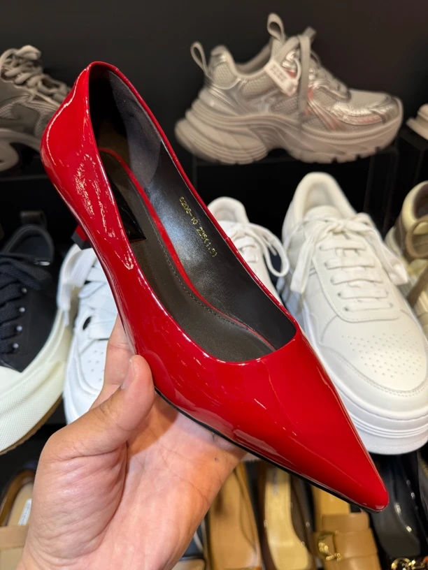 欧洲站高品质欧货漆皮亮面尖头浅口细跟高跟鞋单鞋女2025新简约