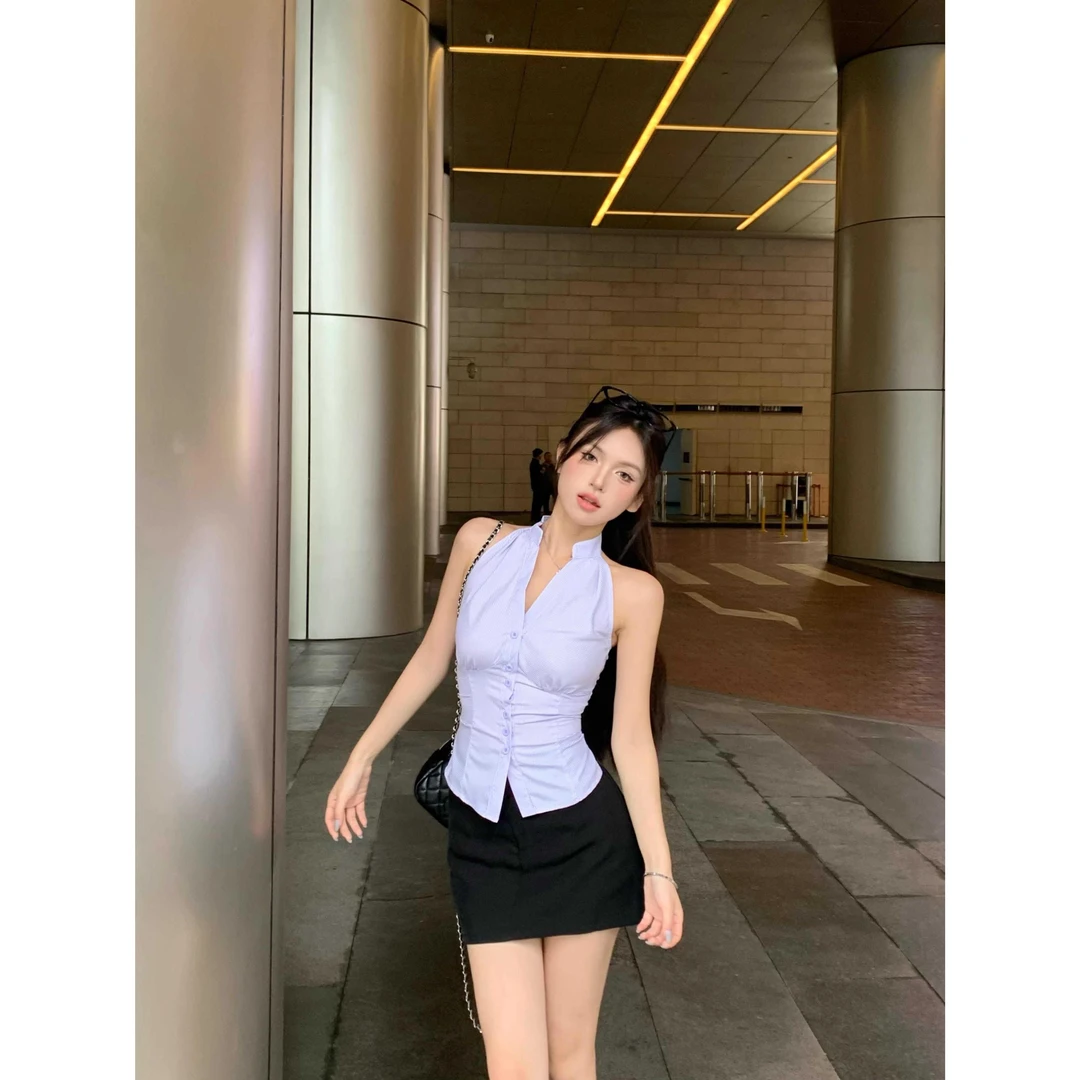 轻奢网红款山梨假日纯欲无袖翻领挂脖衬衫女夏高级感低腰短裙套装