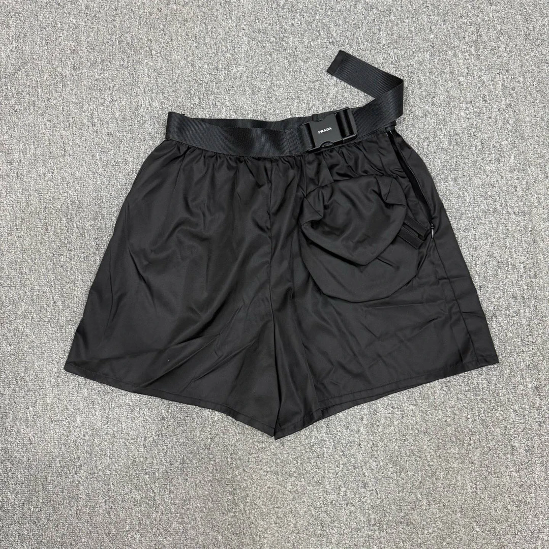 未使用 Prada/普拉达 15941728 nz普拉达黑色锁扣短裤 未使用40码