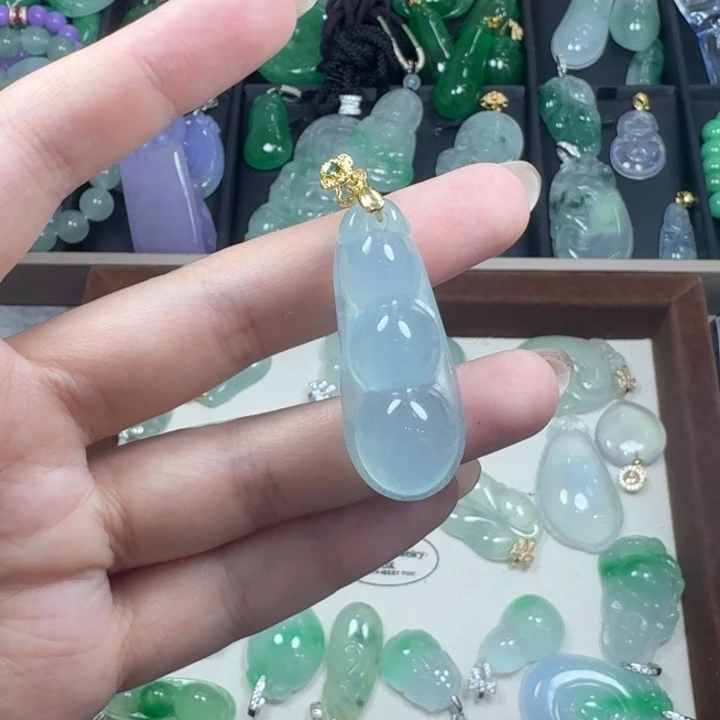 翡翠未镶嵌颈饰11