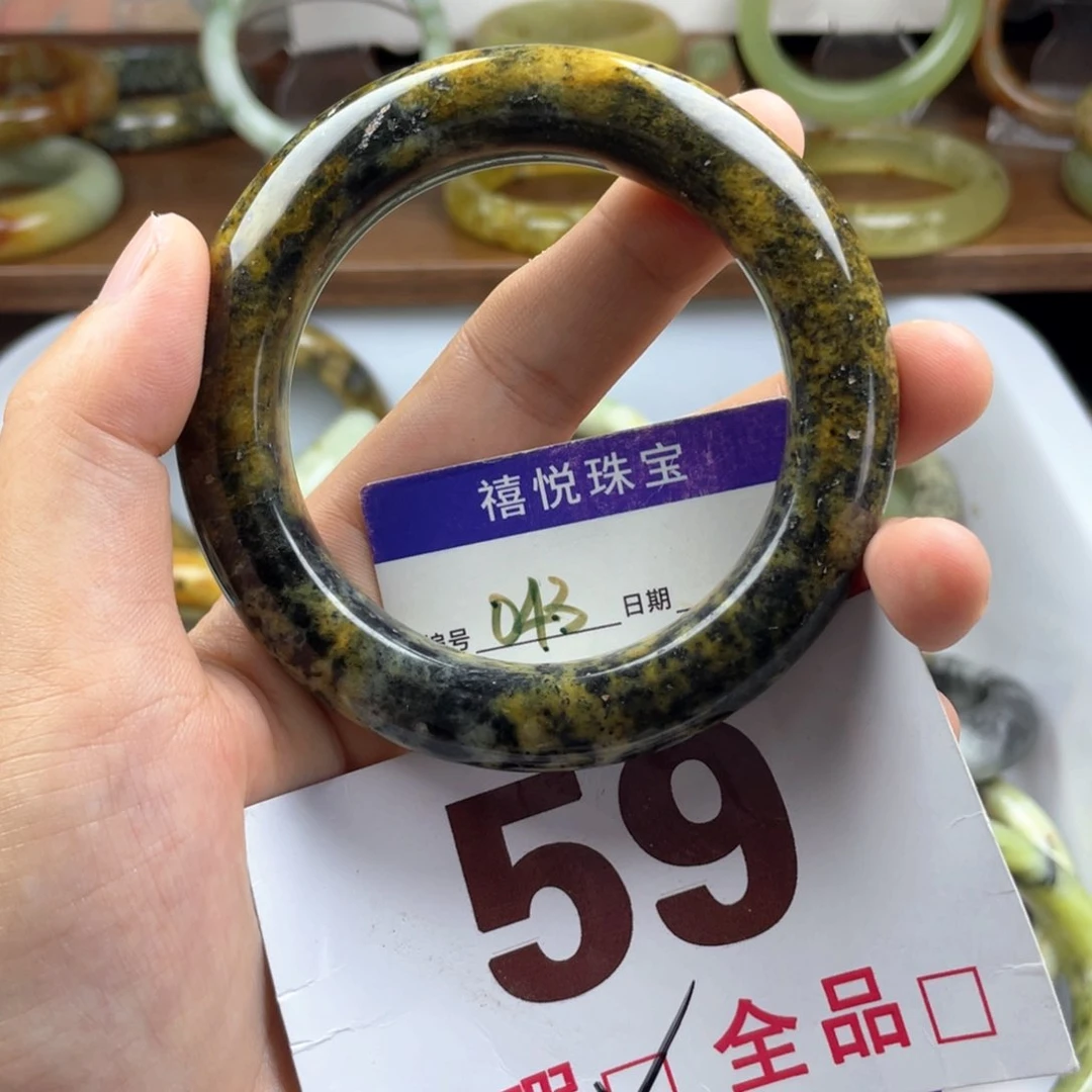 未镶嵌蛇纹石玉手镯