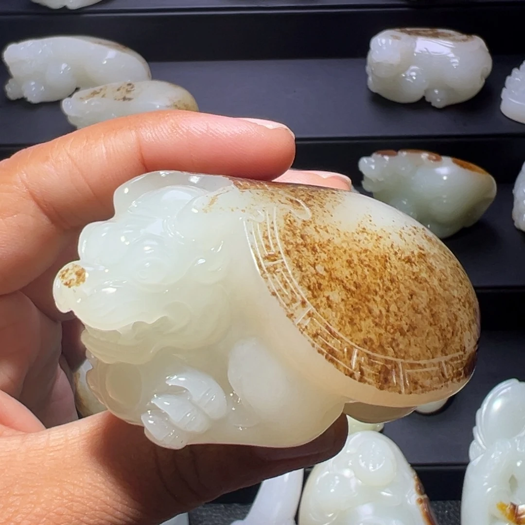 6***1和田玉未镶嵌颈饰