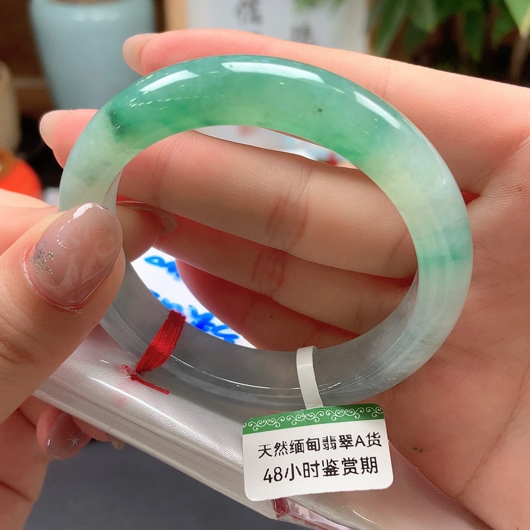 翡翠未镶嵌手镯冰绿半山水5