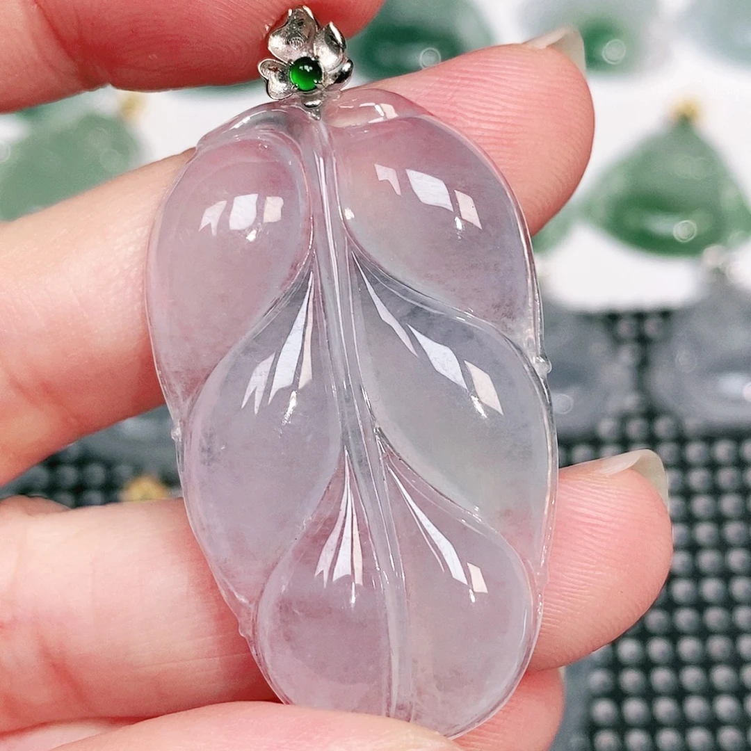 颈饰18K金镶嵌翡翠
