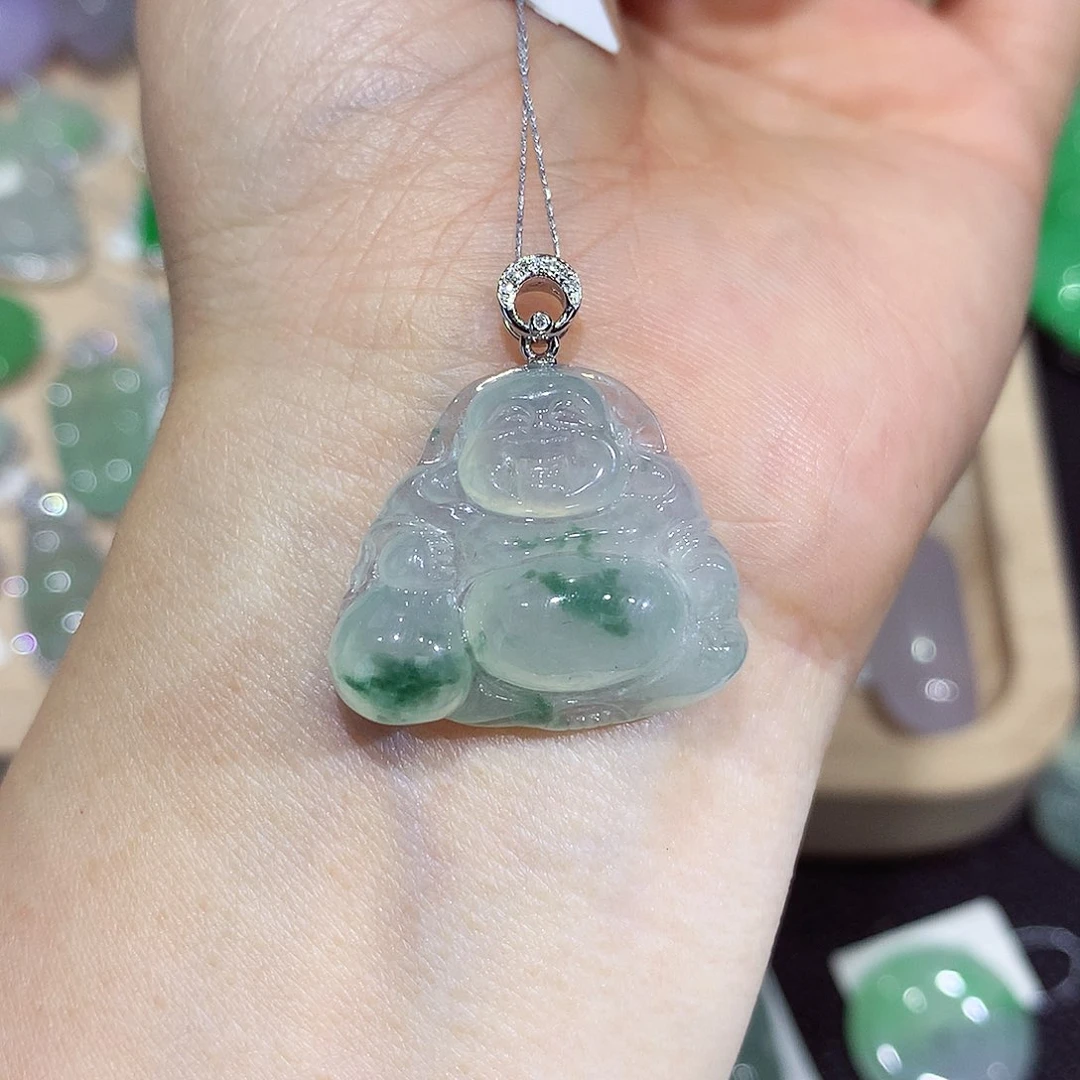 翡翠18K金镶嵌颈饰布袋佛