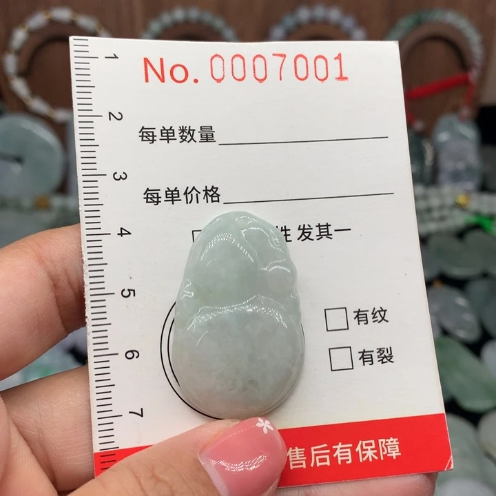 翡翠未镶嵌颈饰11