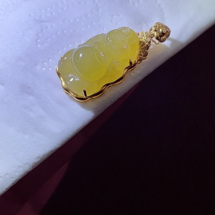 翡翠18K金镶嵌颈饰翡翠