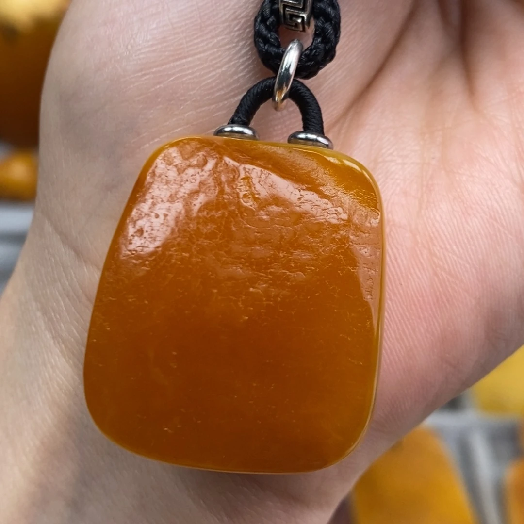 琥珀吊坠(赠链)未镶嵌