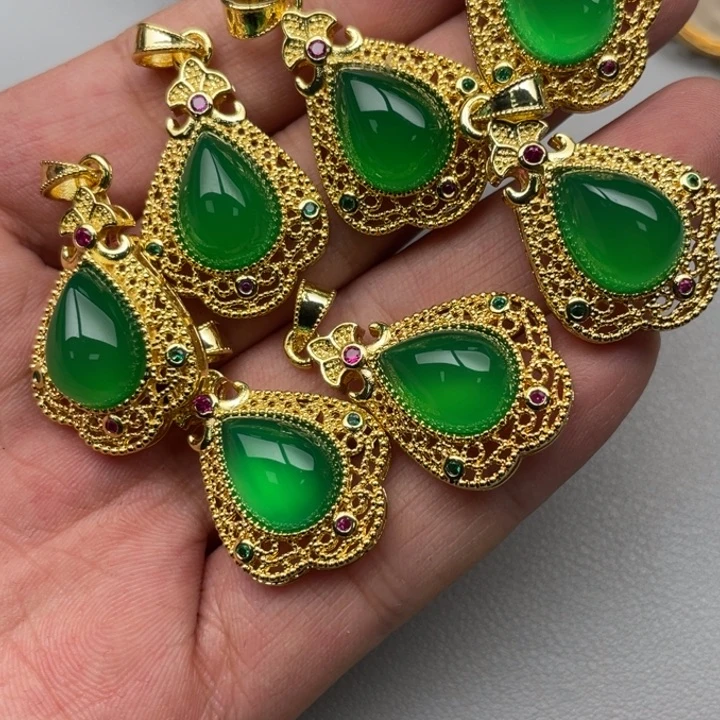 玛瑙/玉髓颈饰未镶嵌羽**缘