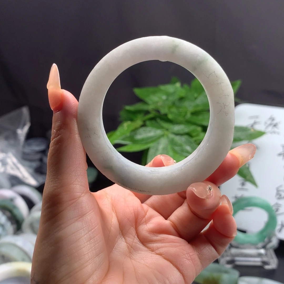 未镶嵌手镯定制翡翠