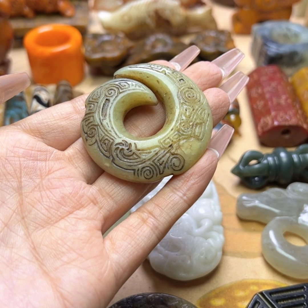 【闪购商品】蛇纹石玉颈饰未镶嵌