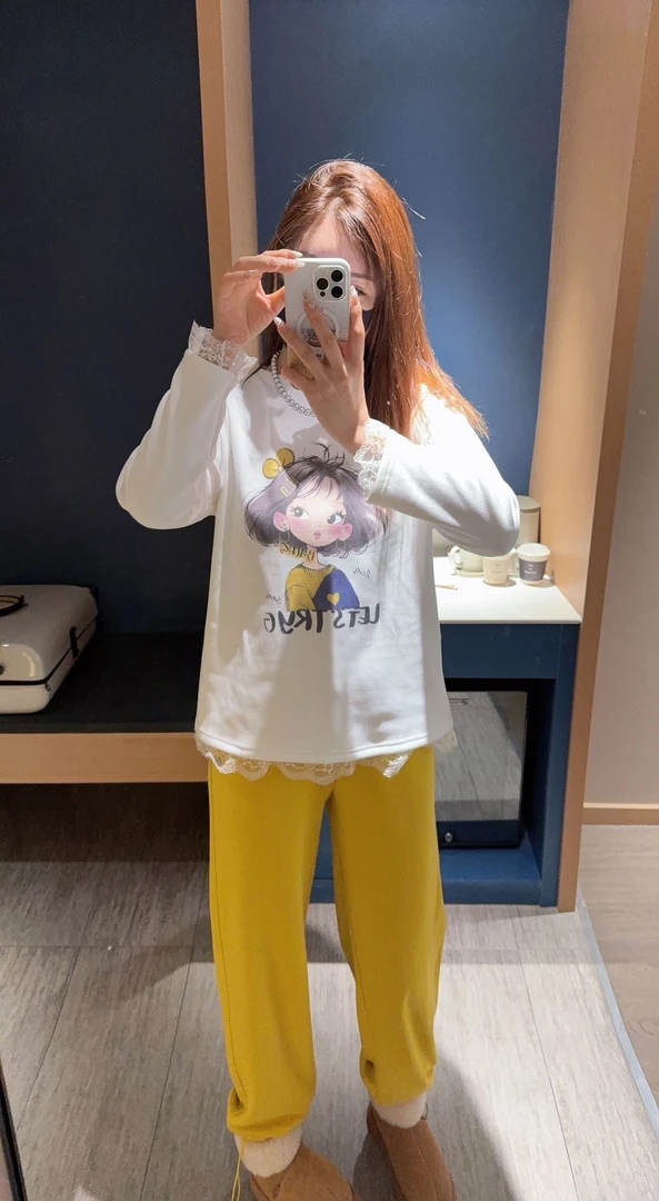 BJ•senior 【是你的女孩】 蕾丝边加绒打底衫3095-004