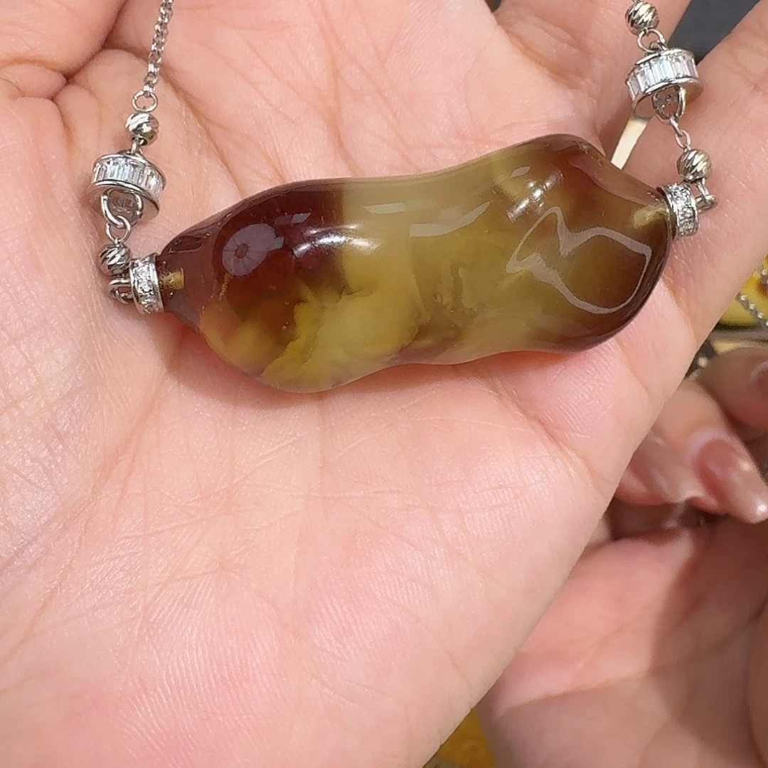 艳***儿琥珀未镶嵌裸石我