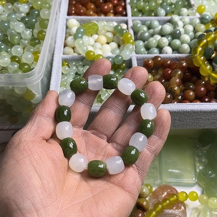 合金蛇纹石玉颈饰