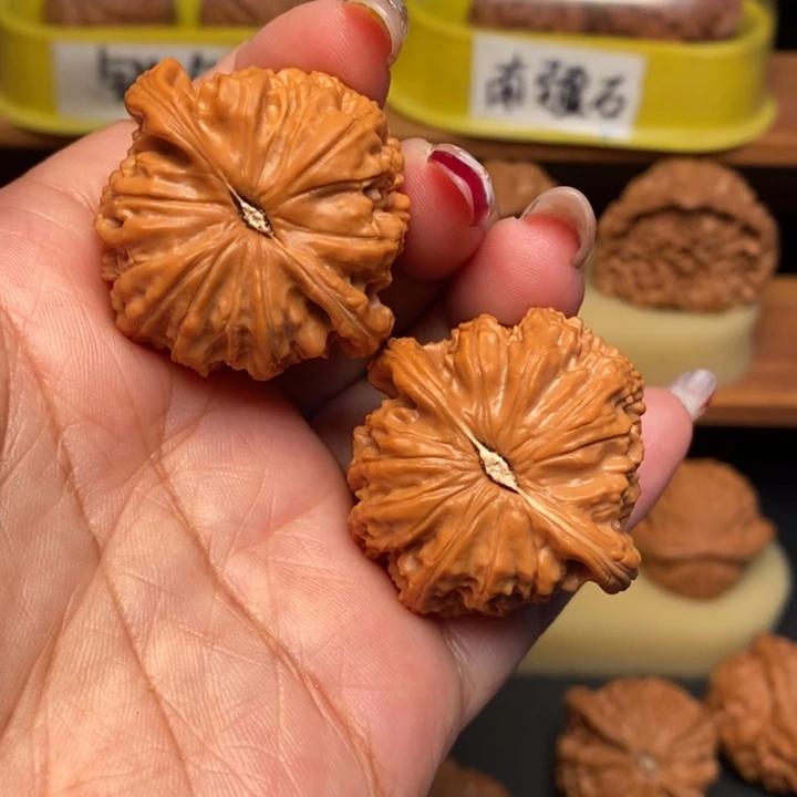 文玩核桃吊坠38全品白狮子