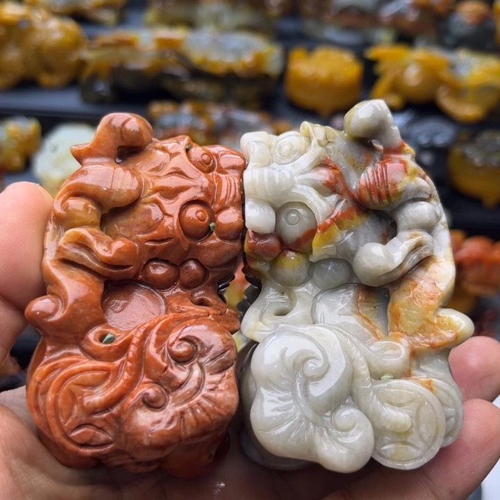 石英质玉（黄龙玉）未镶嵌颈饰