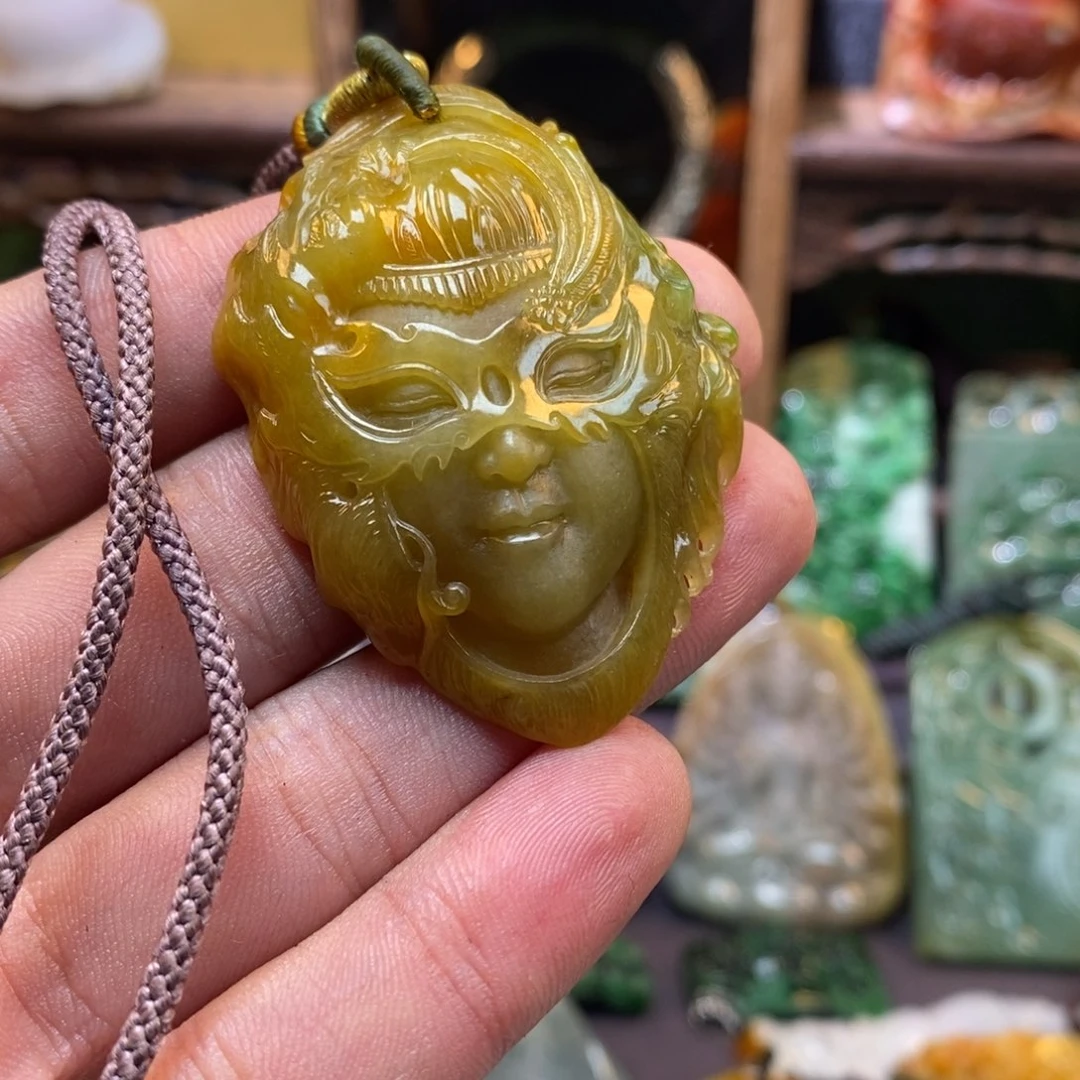 小***瑶翡翠未镶嵌颈饰翡翠