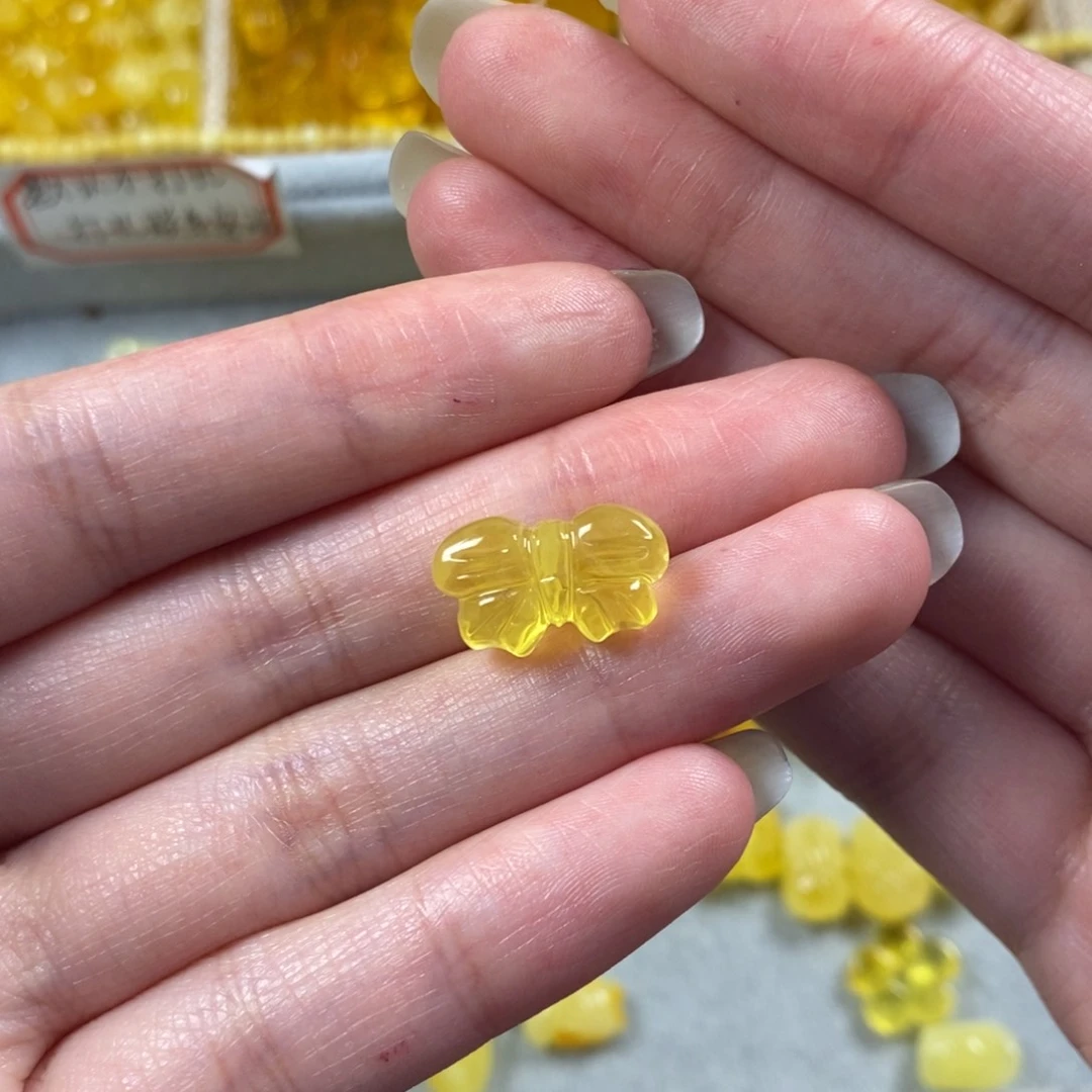 琥珀裸石未镶嵌蝴蝶结