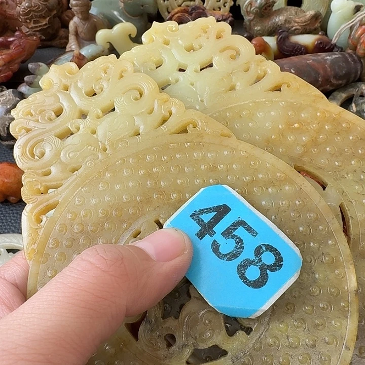 智***永和田玉未镶嵌颈饰