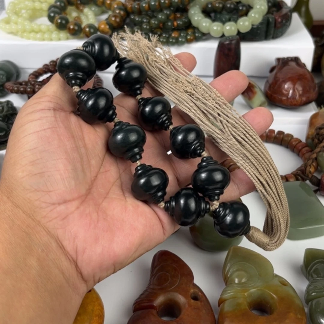 【闪购商品】未镶嵌手链岫岩老玉（透闪石质玉）?