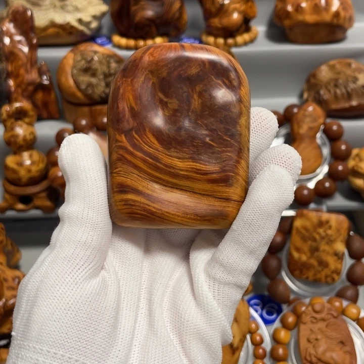 笑***生柏木太行崖柏精品板根黑油，纯手工无事牌