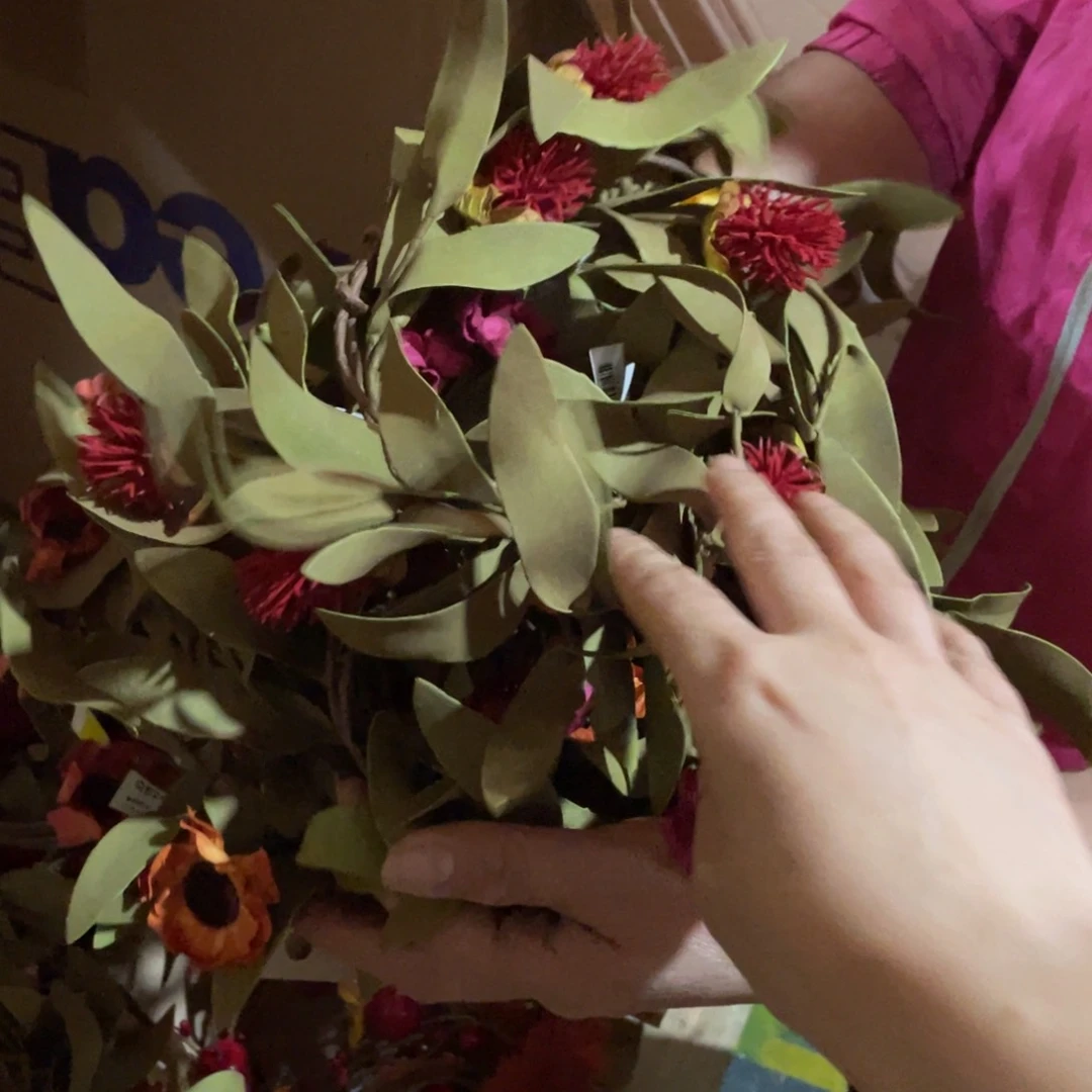 在****施陶瓷花瓶，部分微瑕