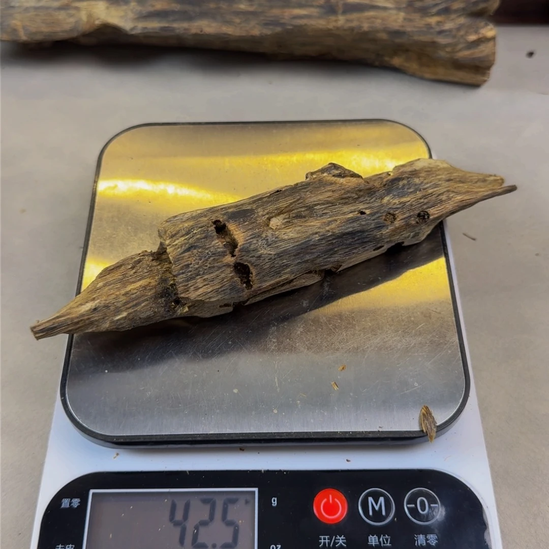 沉香沉香碎屑透顶绿虫漏香42克