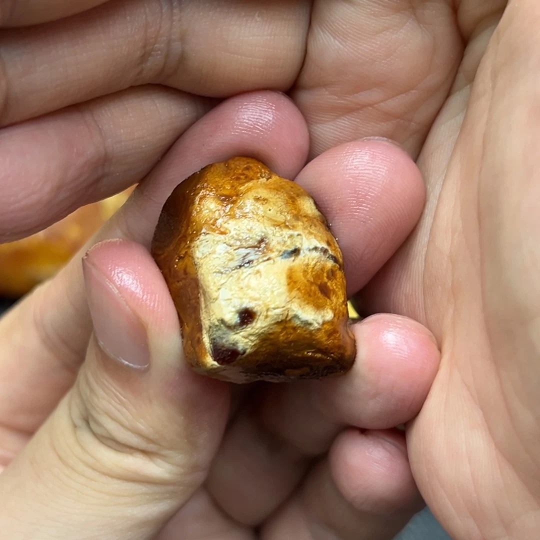 定制琥珀未镶嵌蜜蜡