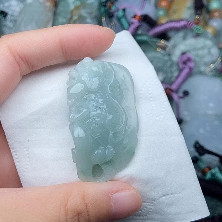 翡翠未镶嵌颈饰翡翠