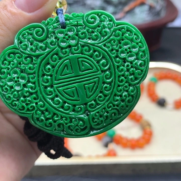 翡翠未镶嵌颈饰吊坠