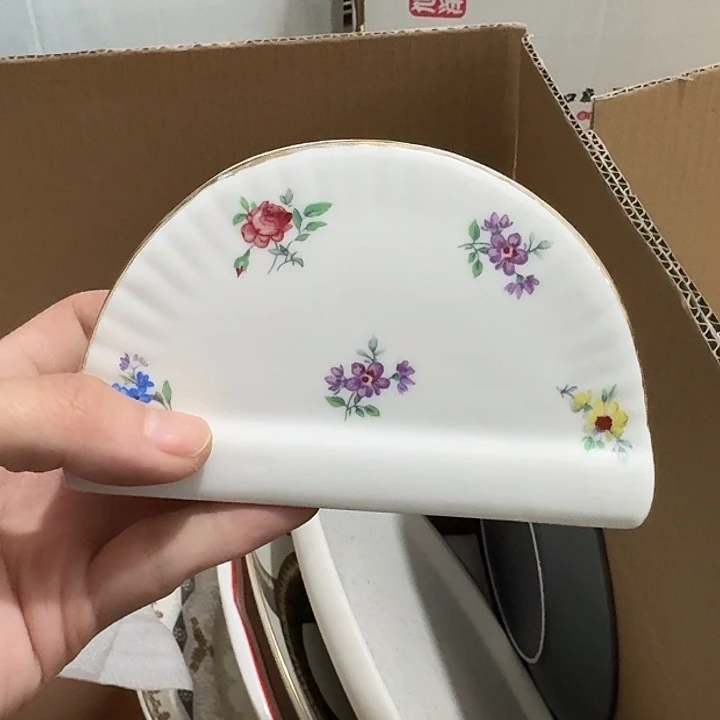 外贸尾单微瑕有脱金 餐巾纸架一个