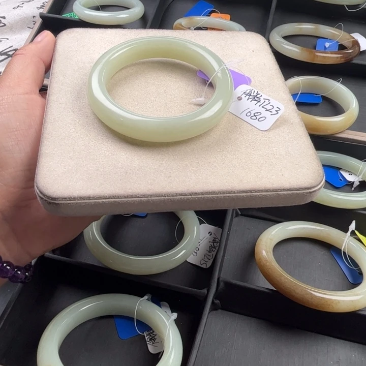 未镶嵌手镯和田玉玲珑美镯59