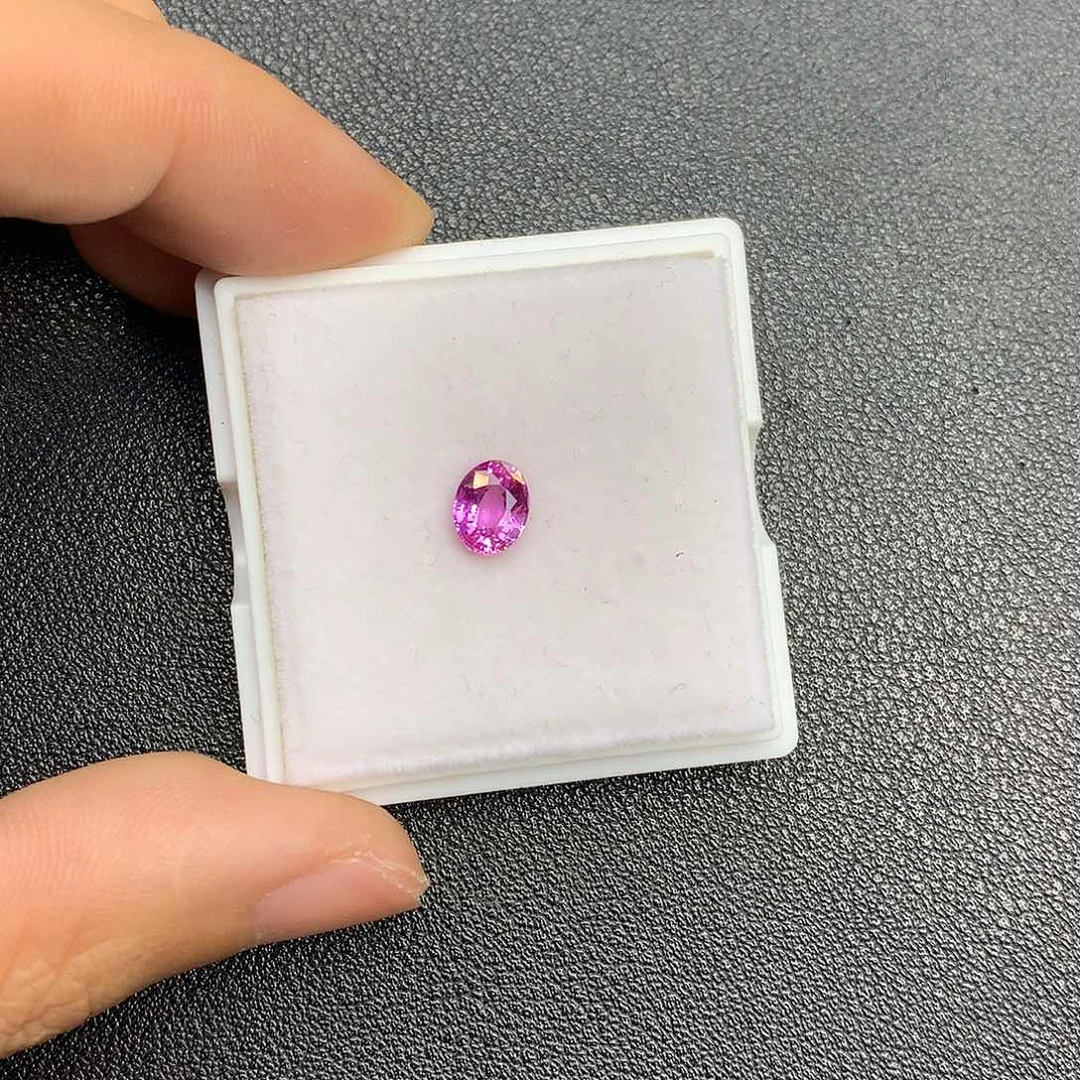 蓝宝石裸石未镶嵌